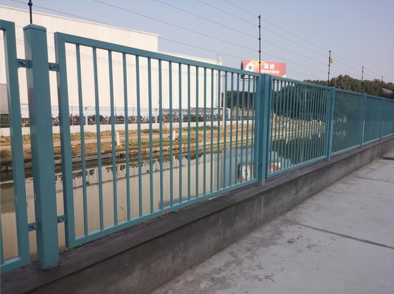 锌钢焊接式围栏护栏