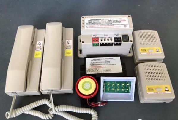 电梯安装.jpg 电梯安装.jpg