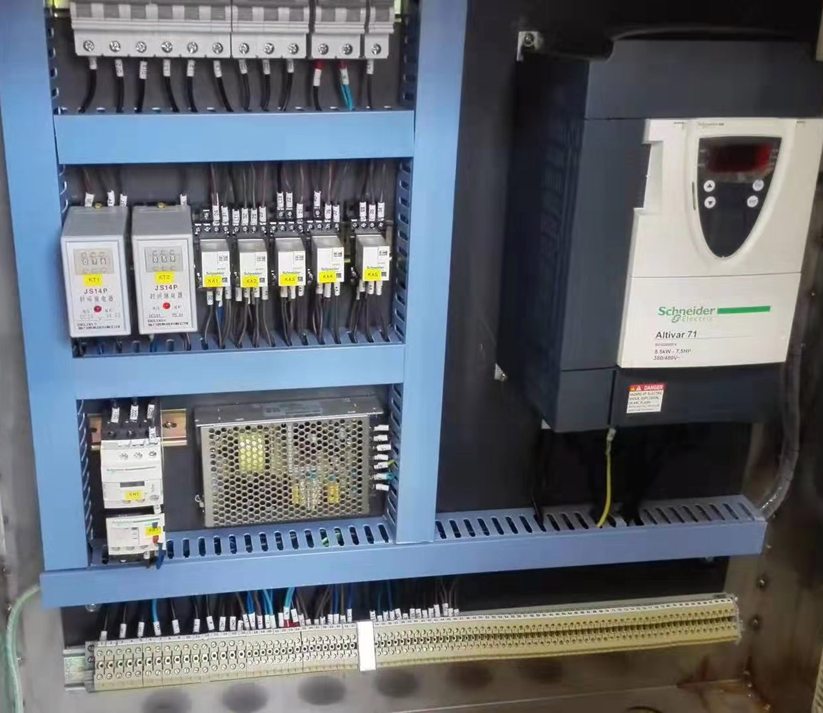 電氣工程中成套配電柜及配電箱的安裝方式