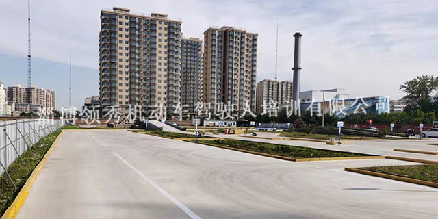 淄博高新區駕校培訓 領秀駕校供應