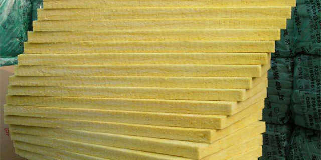 西藏巖棉彩鋼板訂購廠家 蘭州鑫聚源鋼結構彩鋼工程供應