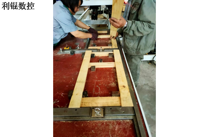 湖南销售木箱围板自动打钉机联系方式