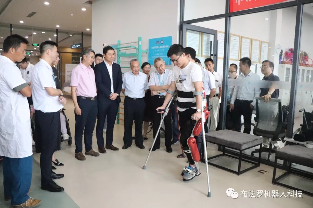 提供成都市布法罗外骨骼康复训练机器人残障人士生活郁蘅电子供应