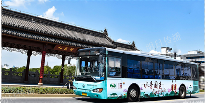 苏州古城区一对一巴士车身广告创新