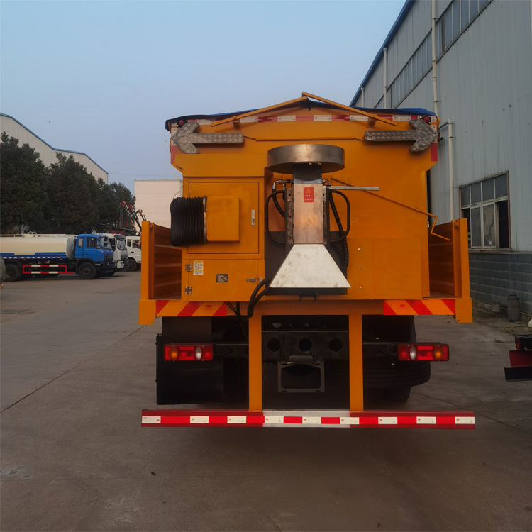 8立方融雪撒布機 汽車加裝融雪撒布機 大型除雪設備