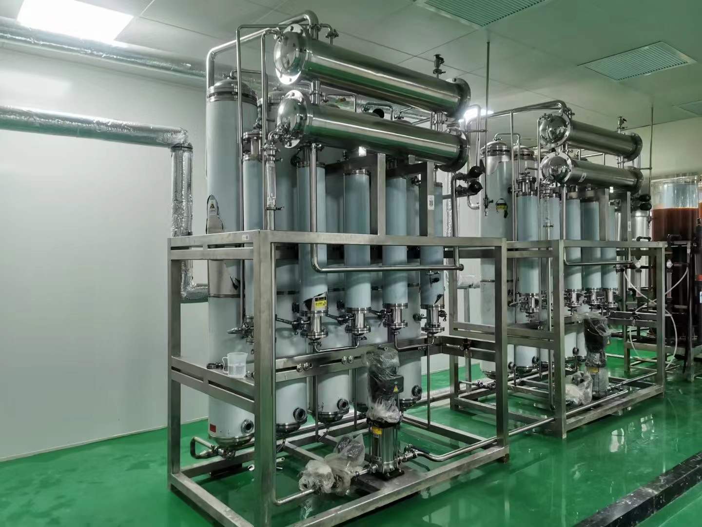 上海长海医院试剂楼纯化水管路顺利完成