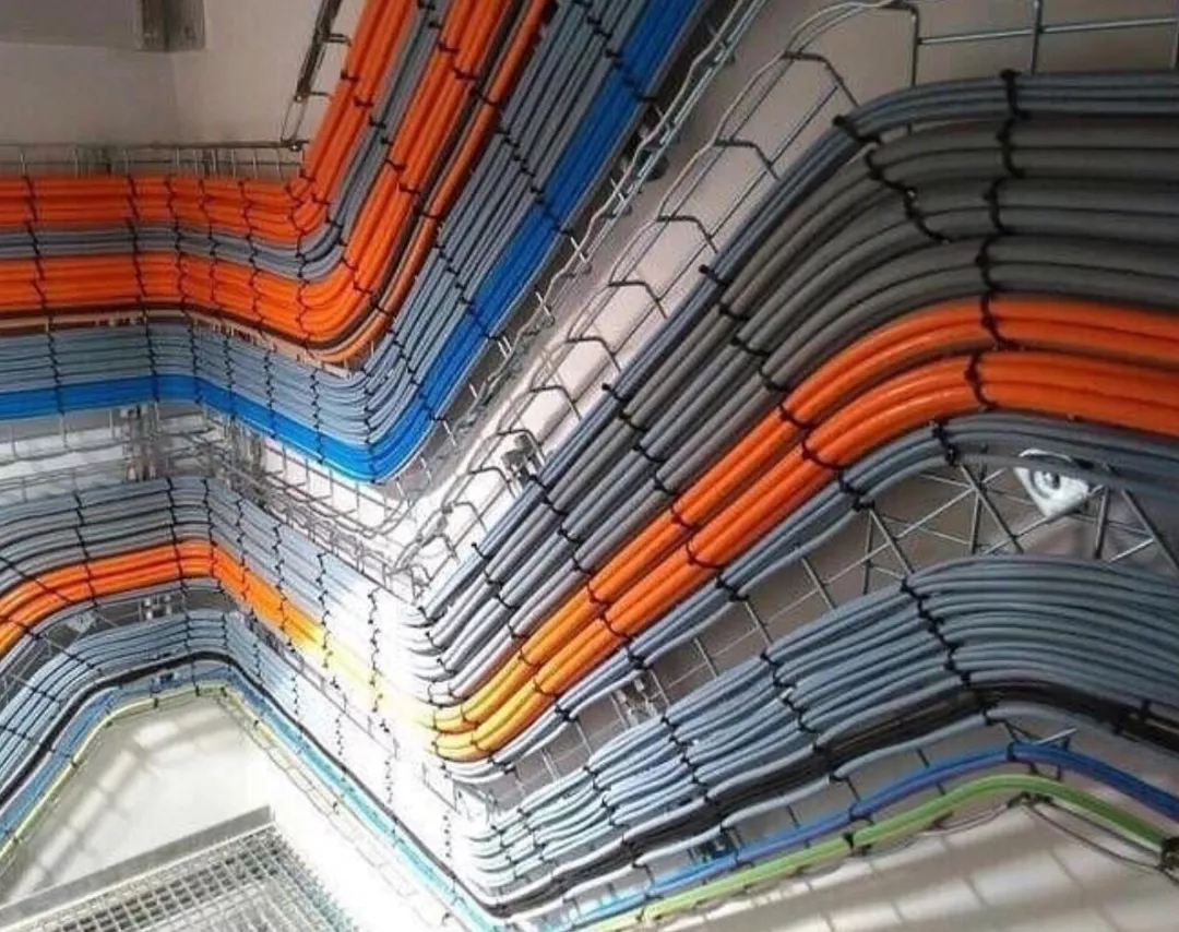 配电箱布线,整整齐齐的感觉让人很舒服-沈阳东盛达电缆有限公司