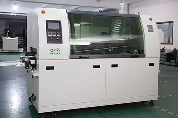 波峰焊的工作原理及应用场景