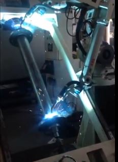 機器人電梯主軸焊接