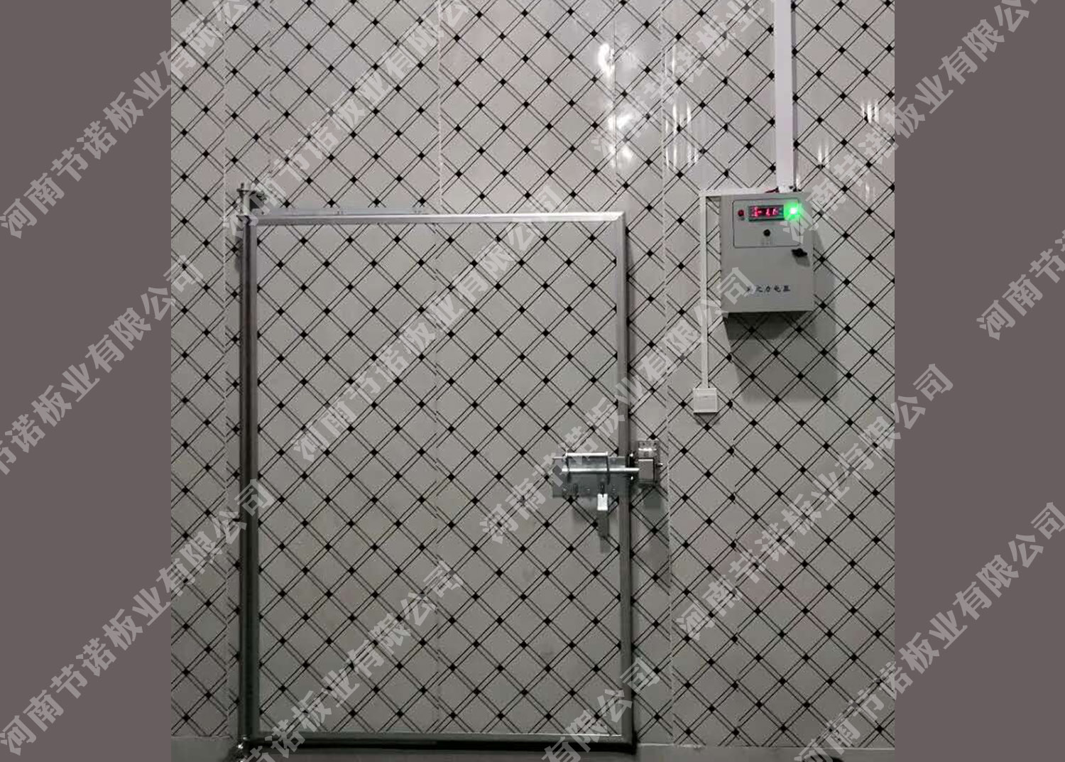冷庫門——鍍鋅鎖轉軸門