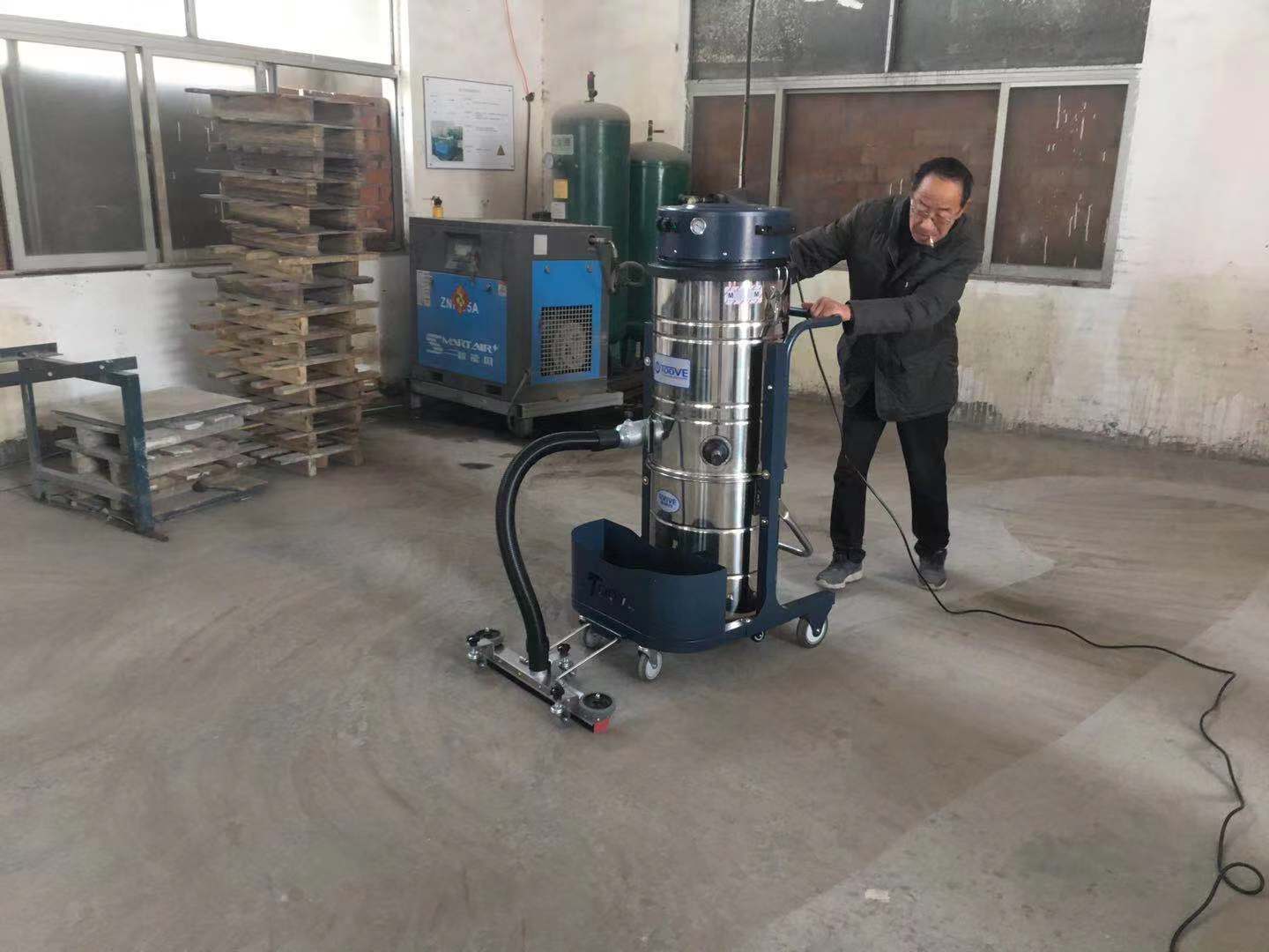 粉尘工业吸尘器
