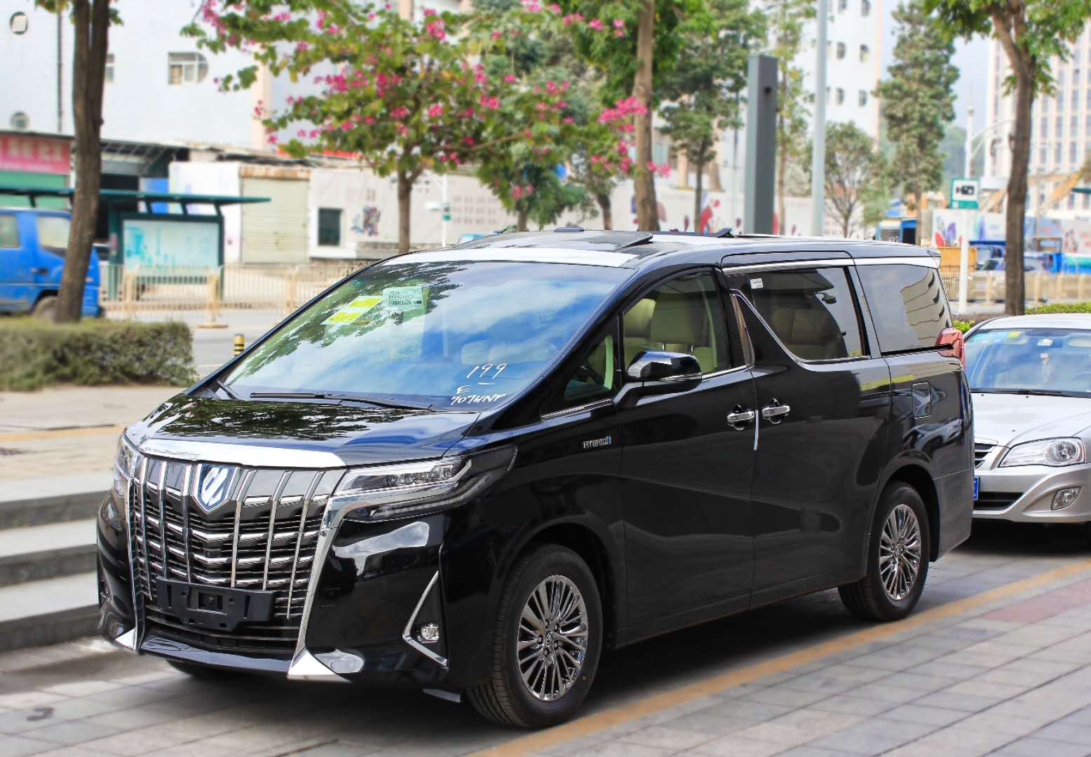 新款30系丰田埃尔法保姆车自驾/配驾服务