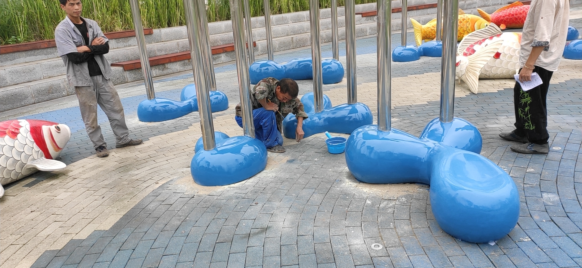 驛馬河公園玻璃鋼水泡泡雕塑2.jpg