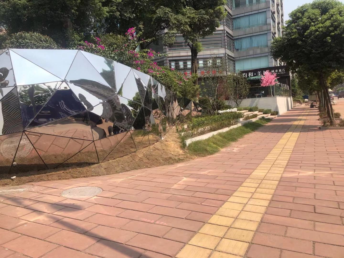 不銹鋼鏡面景墻