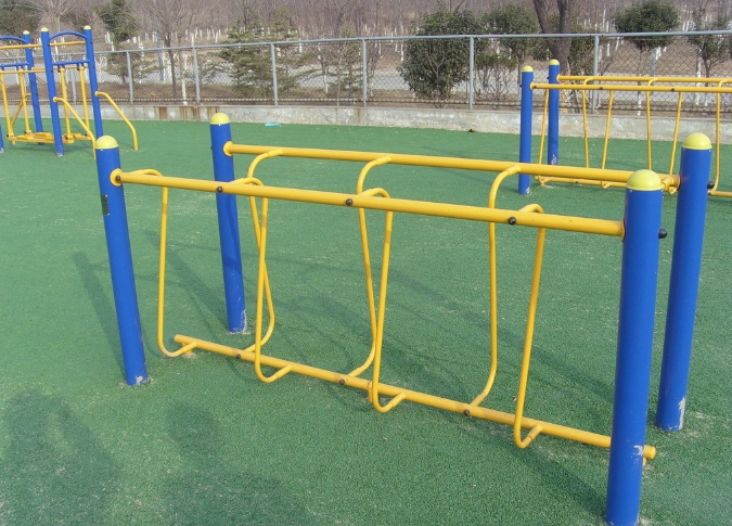 公園體育器材1.jpg