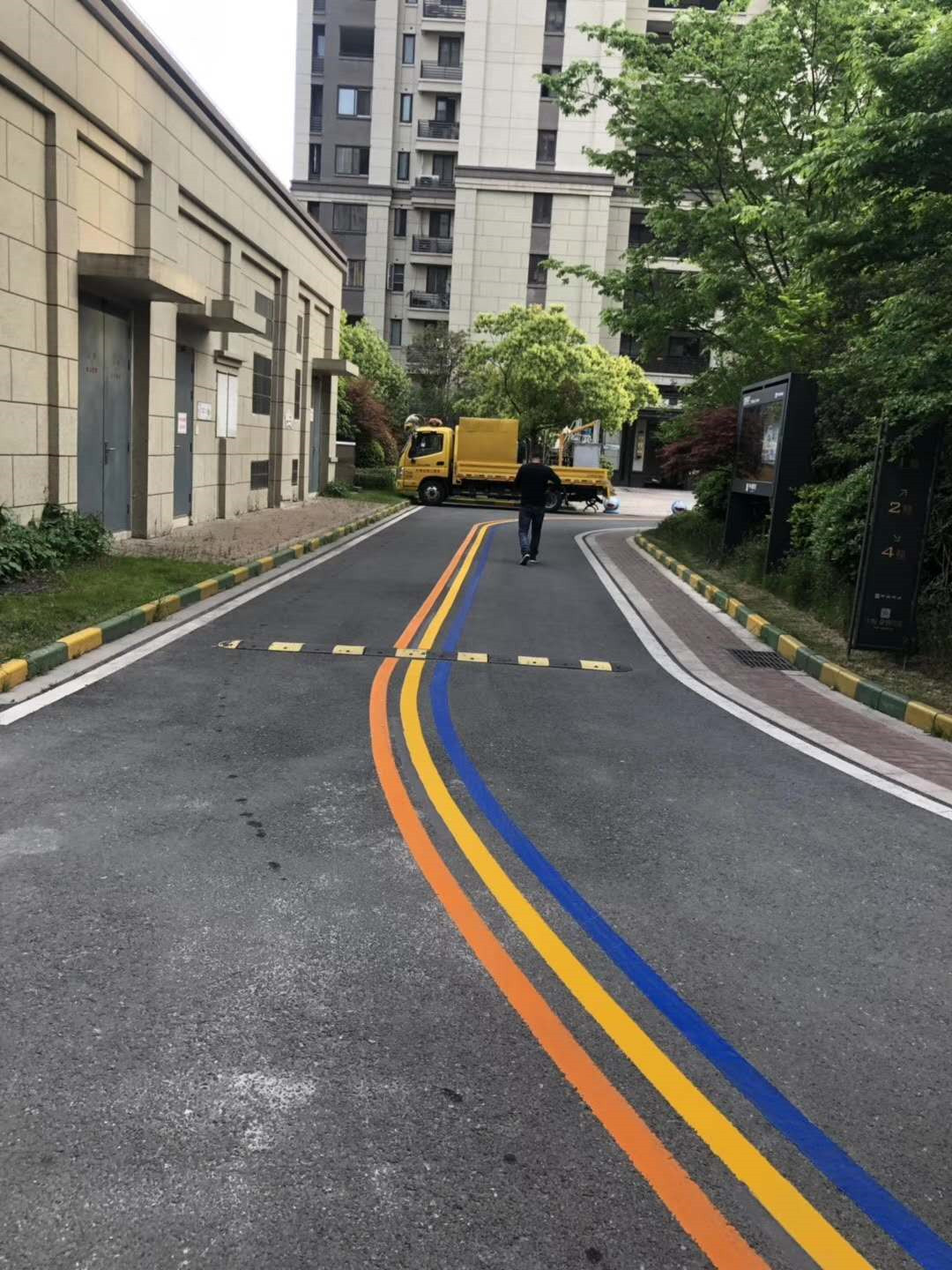 生活小区道路划线要满足哪些要求