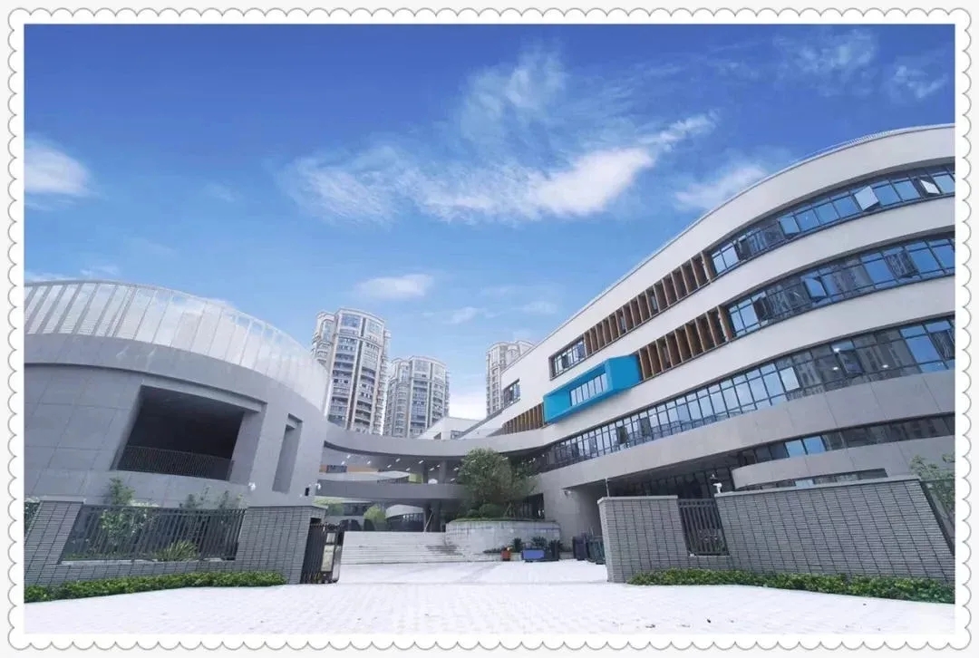 崇文书院-杭州市胜利小学智慧图书馆