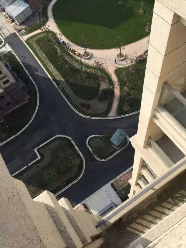 湯臣臻園小區瀝青路面新建