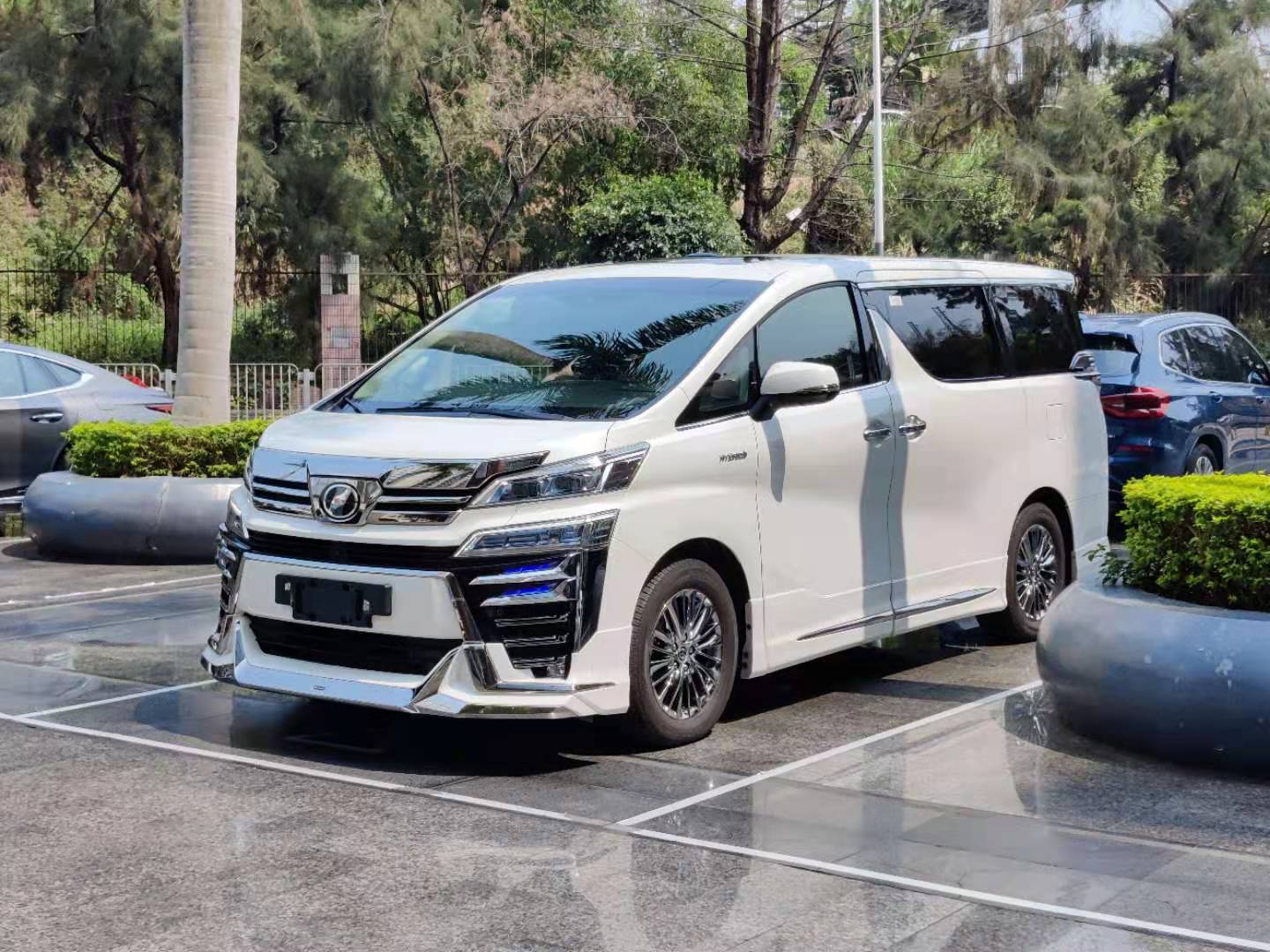 豐田埃爾法/威爾法保姆車，奧馬租車