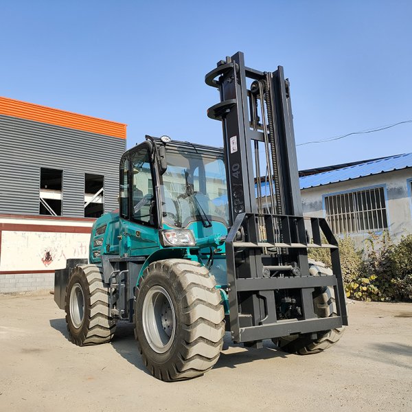 自上料搅拌车,装载机,四驱越野叉车-莱州雄远机械有限公司