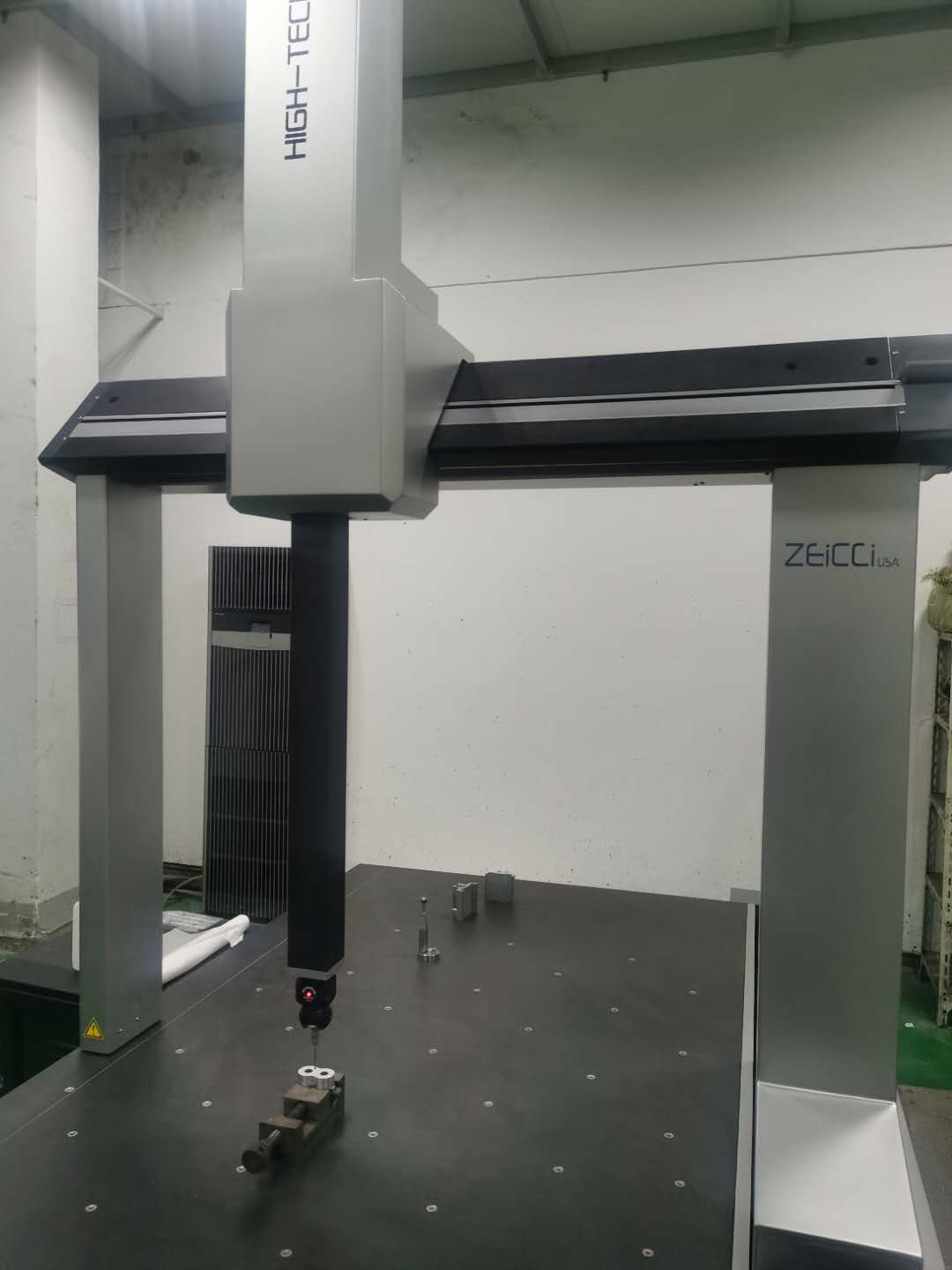 三坐標測量中-合風機床精密加工.jpg