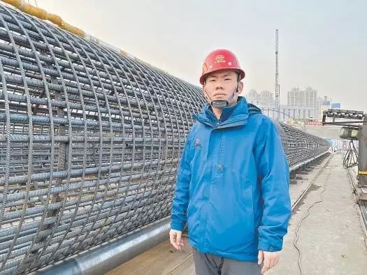 他為樞紐站筑起“鋼筋鐵骨”