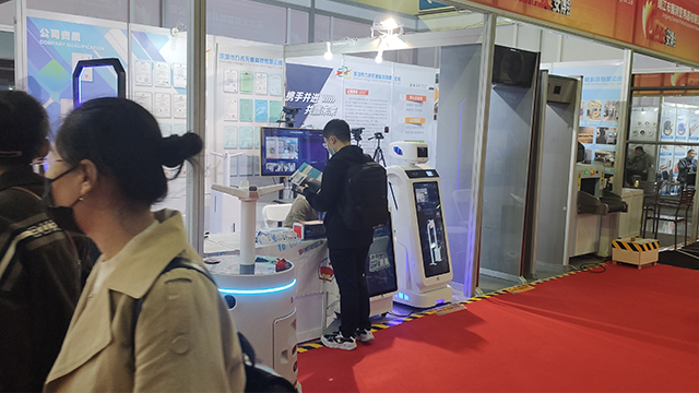 内蒙古定制喷雾机器人多少钱 欢迎来电 深圳市方吉无限科技供应;