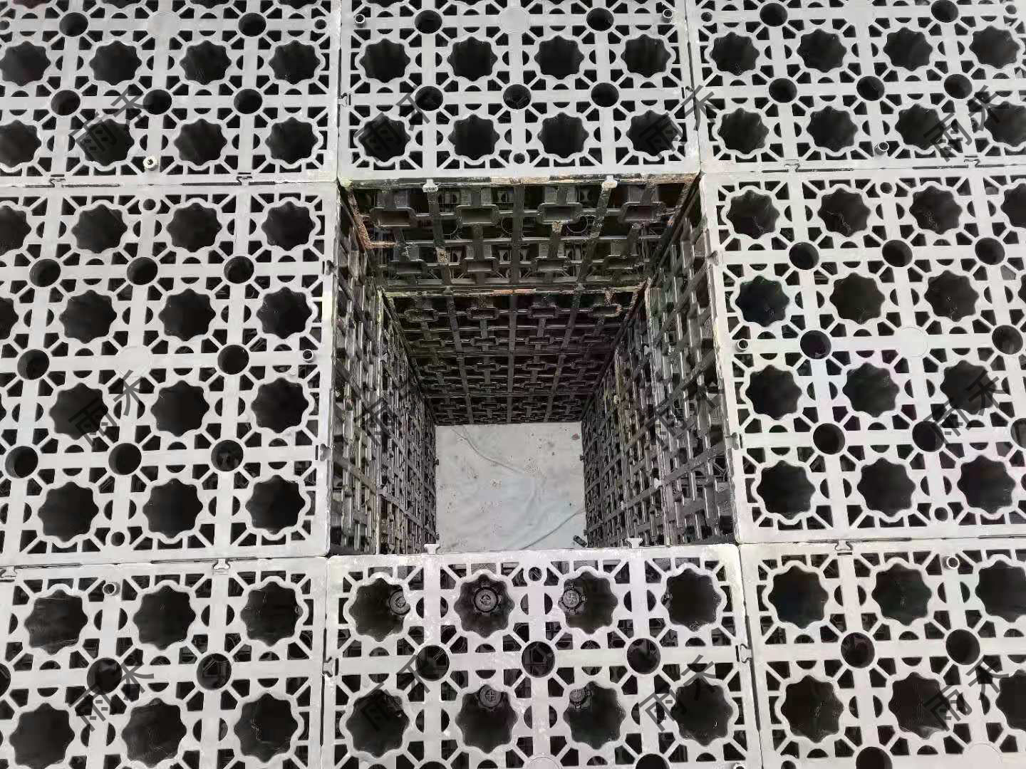 蓄排水板的作用與施工工藝-四川雨禾源綠建科技有限公司 蓄排水板的作用與施工工藝-四川雨禾源綠建科技有限公司