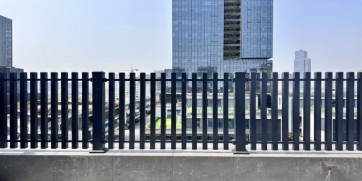 慈溪学校围墙锌钢护栏供应商,锌钢护栏
