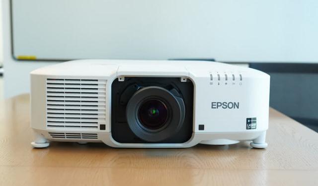 EPSON L1060U激光工程投影機上海代理.jpg