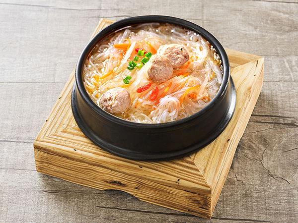 手打牛丸蘿卜粉絲鍋.jpg