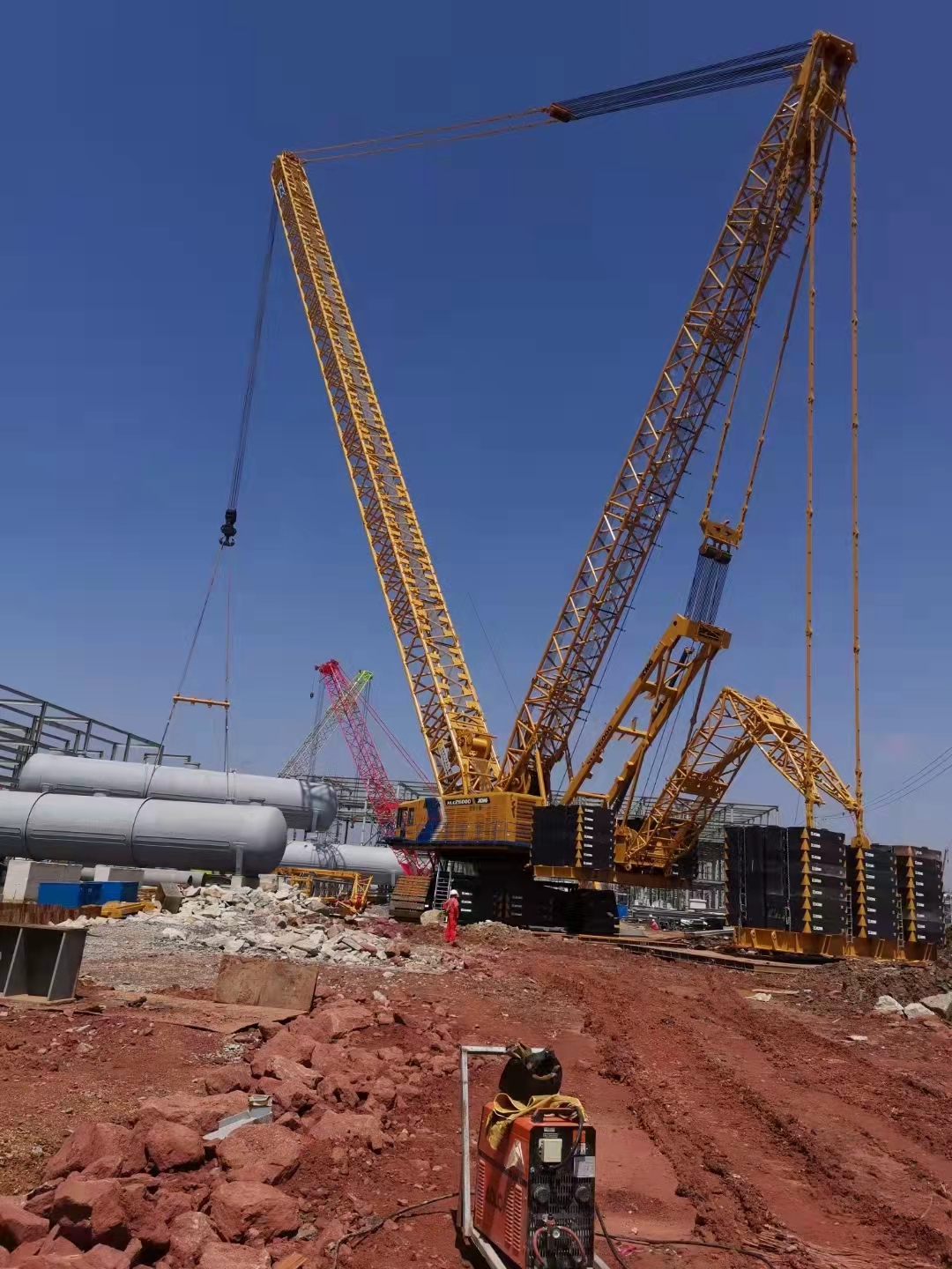 西藏300吨起重机设备租赁 来电咨询 上海腾发建筑工程供应
