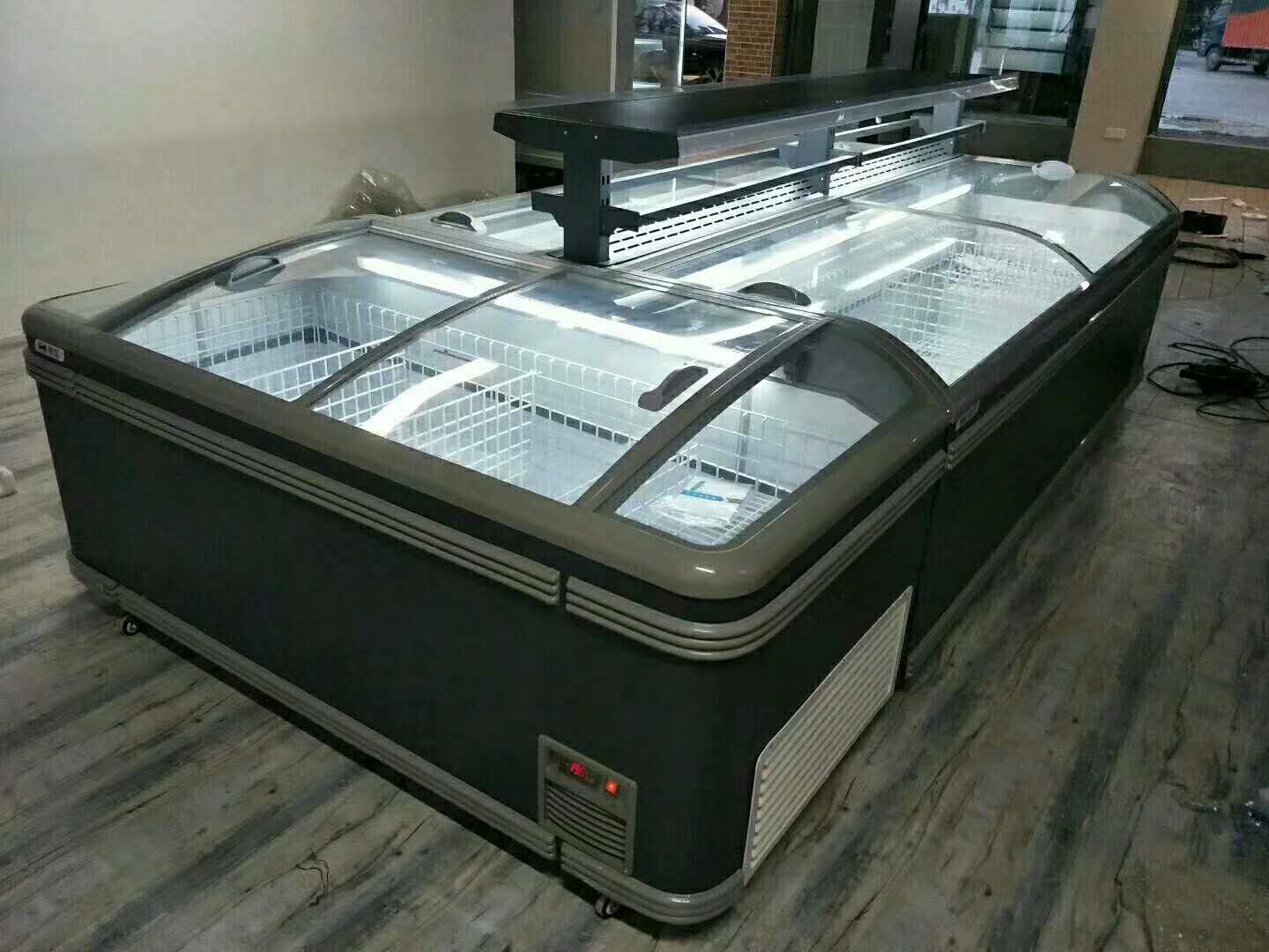 风幕柜和保鲜柜一样吗？