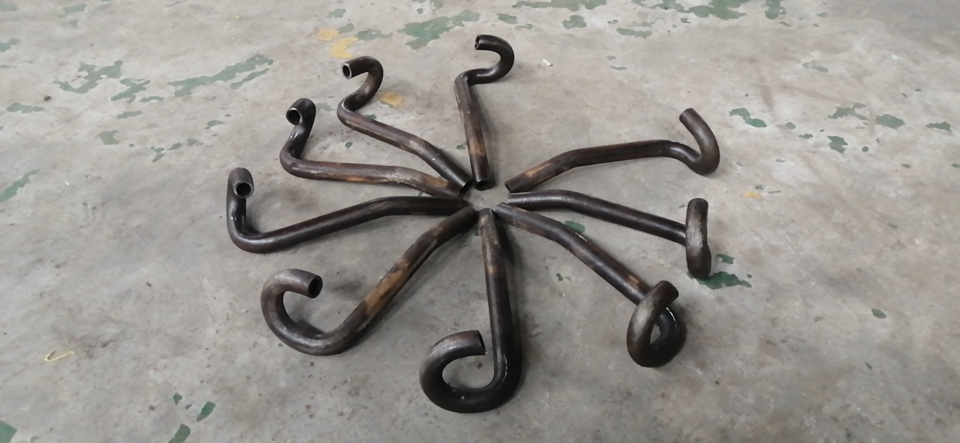 上海彎管廠供自動(dòng)裝卸機(jī)把...