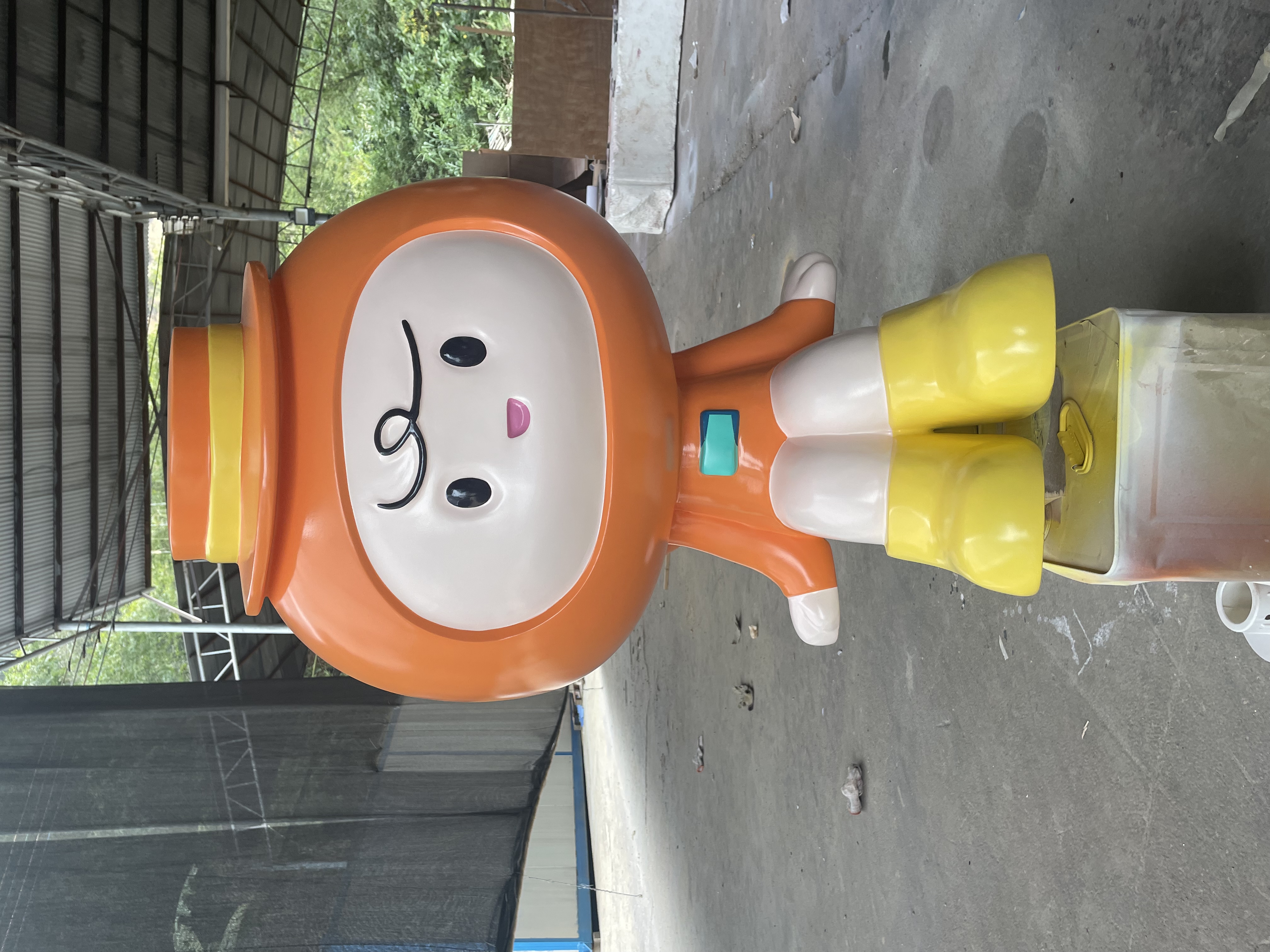 玻璃鋼帽子女孩雕塑