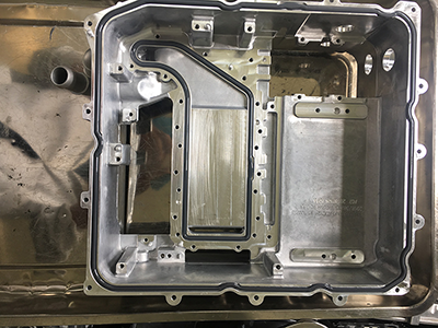 新能源汽車(chē)電控殼體密封涂膠