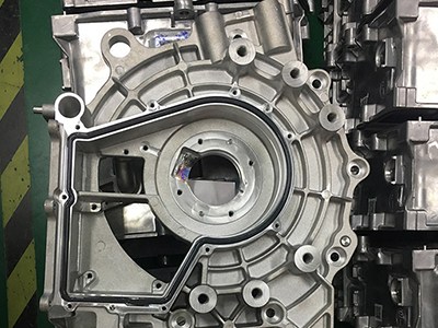 新能源汽車(chē)電控殼體密封涂膠