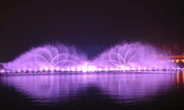 海鷗噴泉（千手觀音）