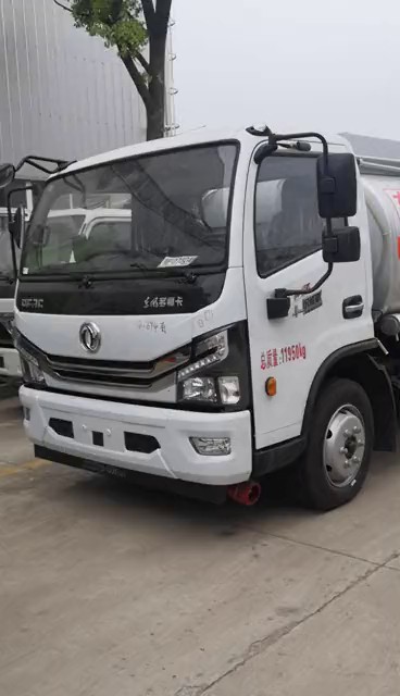 重庆东风多利卡8吨加油车订做价格，东风多利卡8吨加油车