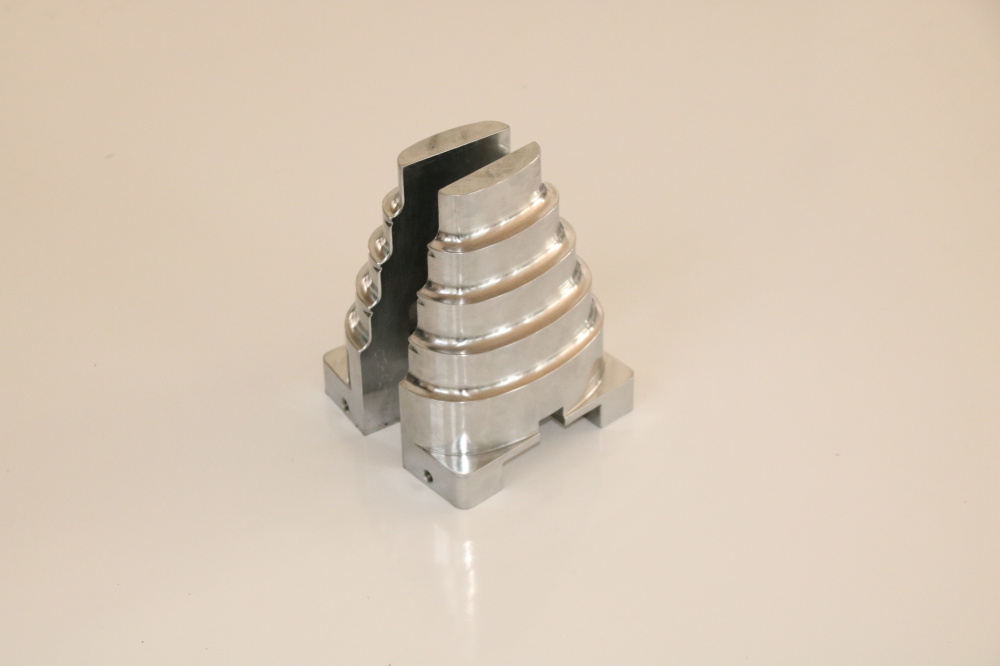 精制铝导条-精制嵌线模具-嵌线机配件-龙口市启源机械配件有限公司