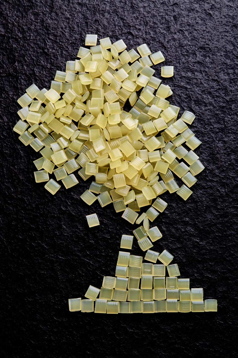 熱熔膠粒對(duì)EPE異型材/包裝定位用膠解決方案