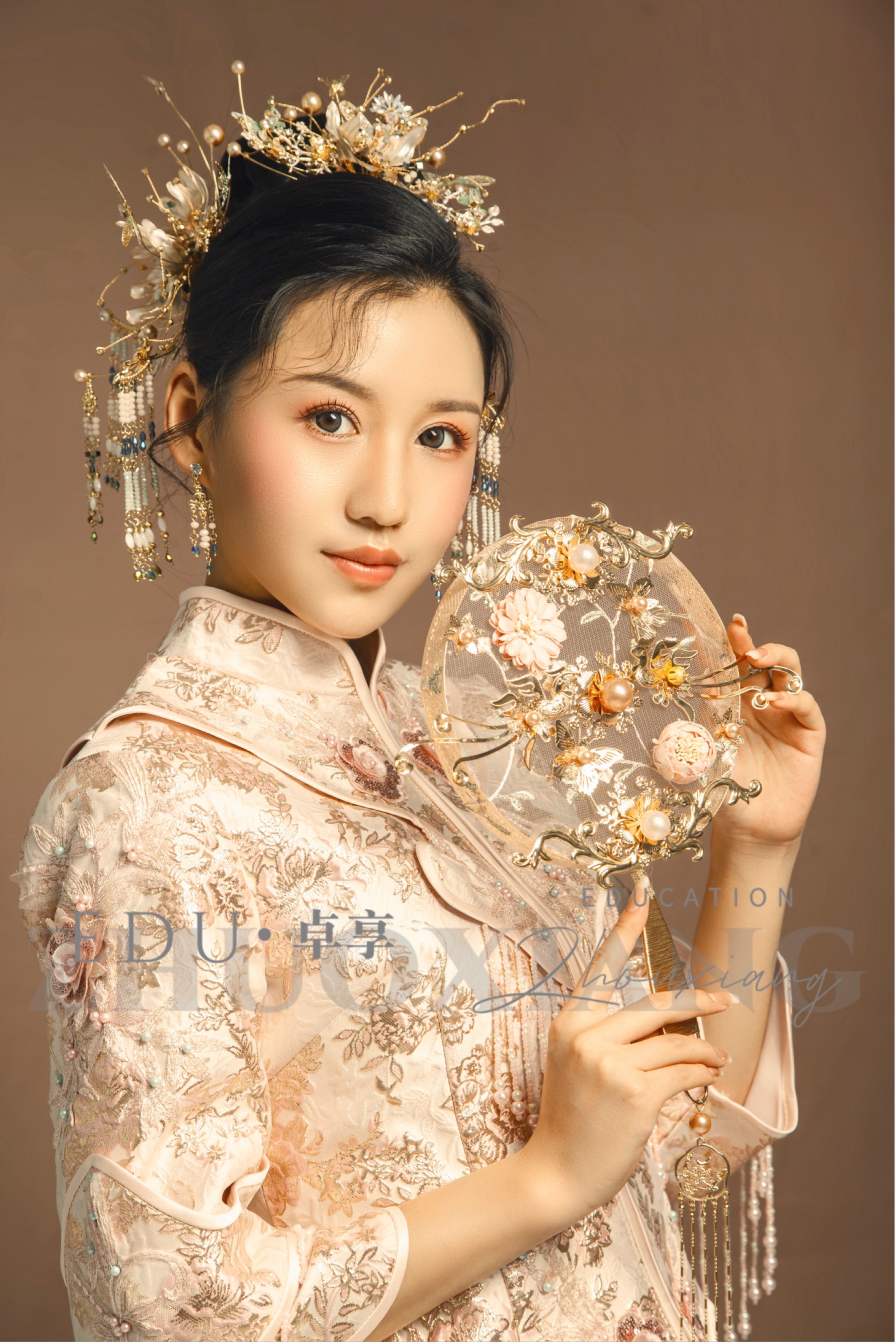 中式新娘妆特点图片