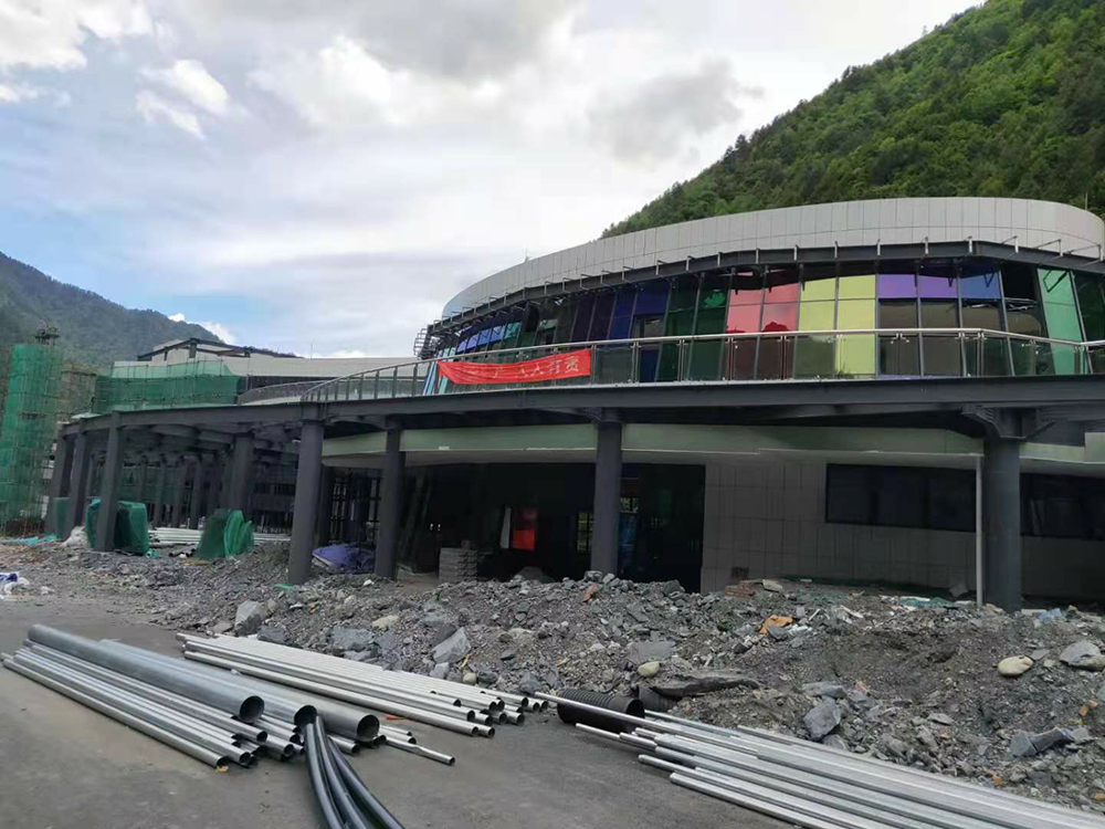 由重慶鋼鐵集團建設工程有限公司總承包,四川奧翔勞務有限公司承接