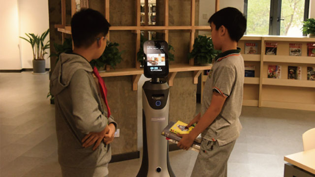 陕西博物馆服务机器人,服务机器人
