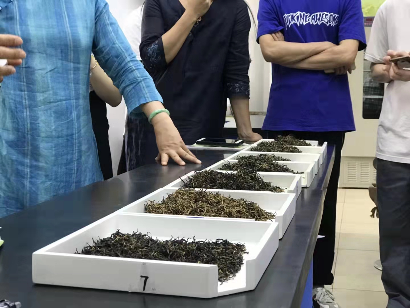 所以,今天我们就和大家聊聊,如何布置一个茶叶审评室.