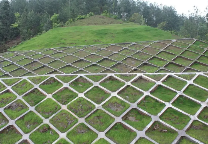 高边坡的变形类型及原因分析