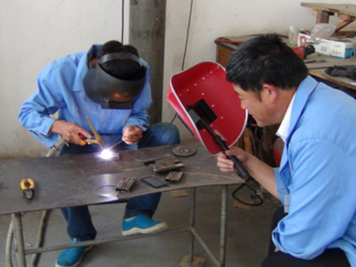 昆明大型的焊工学校 云南先科职业培训学校供应