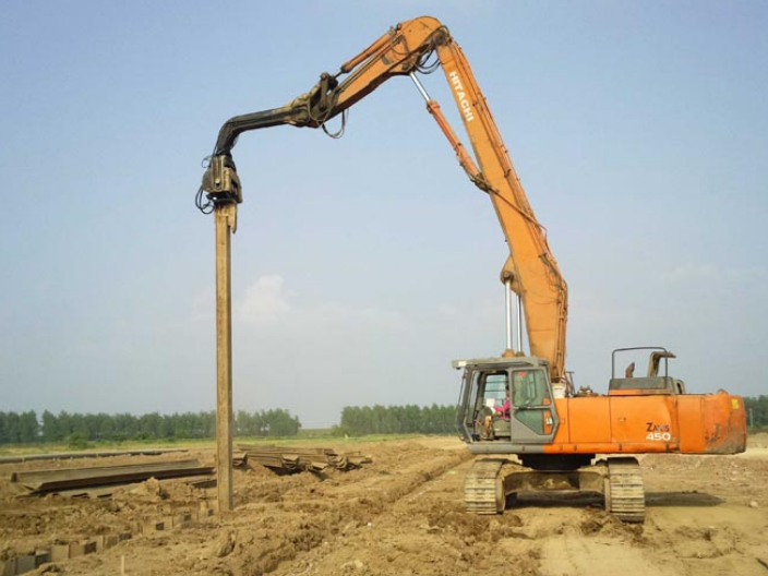 建筑工地地基打桩机施工怎么收费 深圳市宏泰钢板桩工程供应;
