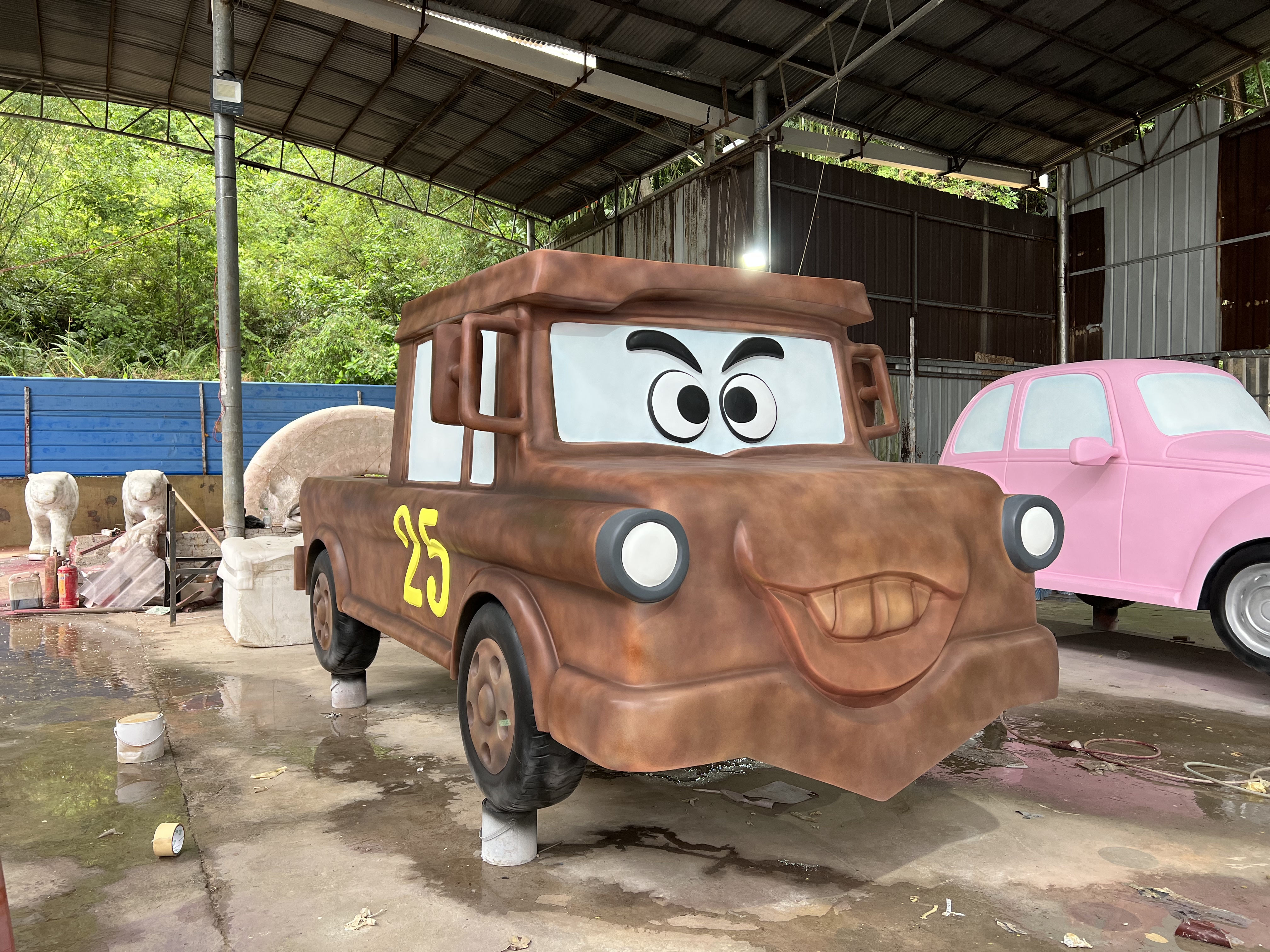 汽車模型雕塑-名圖