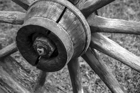 木頭輪轂.jpg 木頭輪轂.jpg